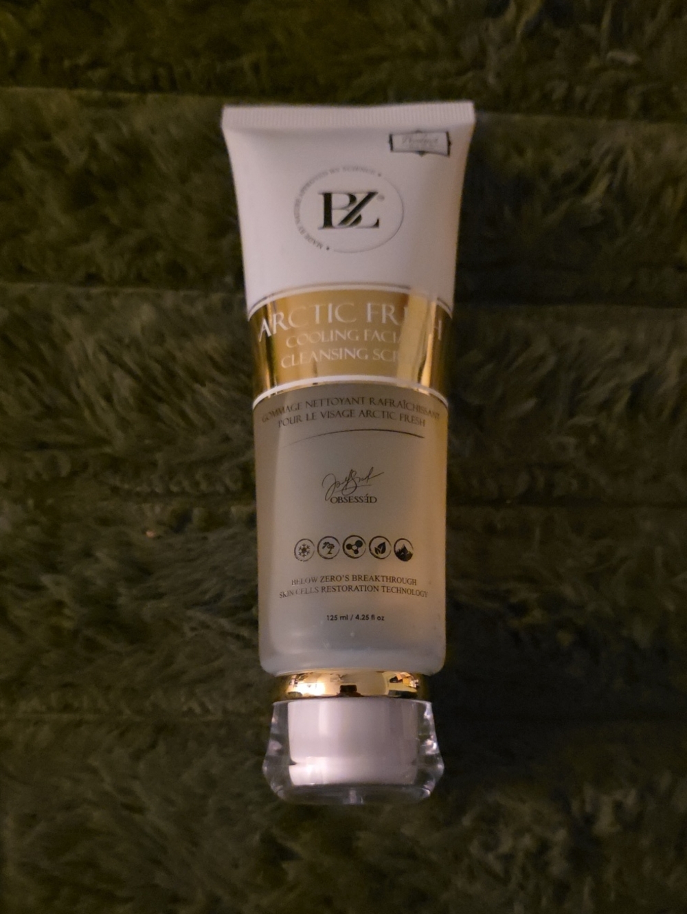 BELOW ZERO Arctic Fresh Cooling Facial Cleansing Scrub - MSRP $100